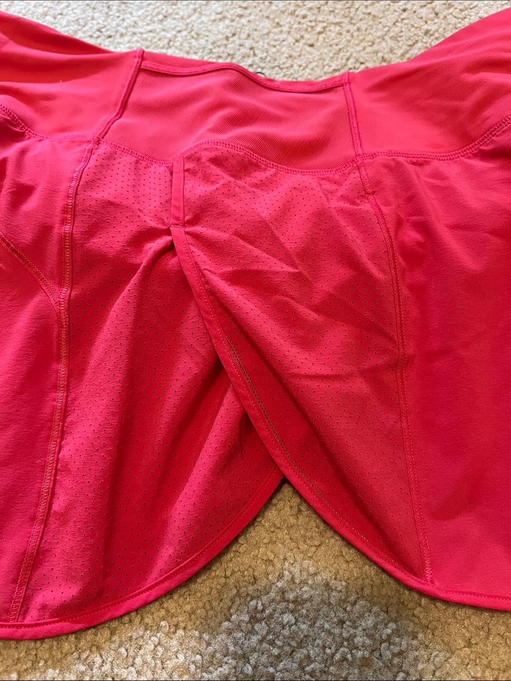lululemon athletica Real Quick Perforated Running Shorts 3.5 inch, high rise - Picture 3 of 7